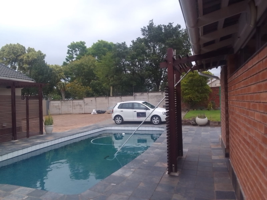 To Let 3 Bedroom Property for Rent in Selborne Eastern Cape